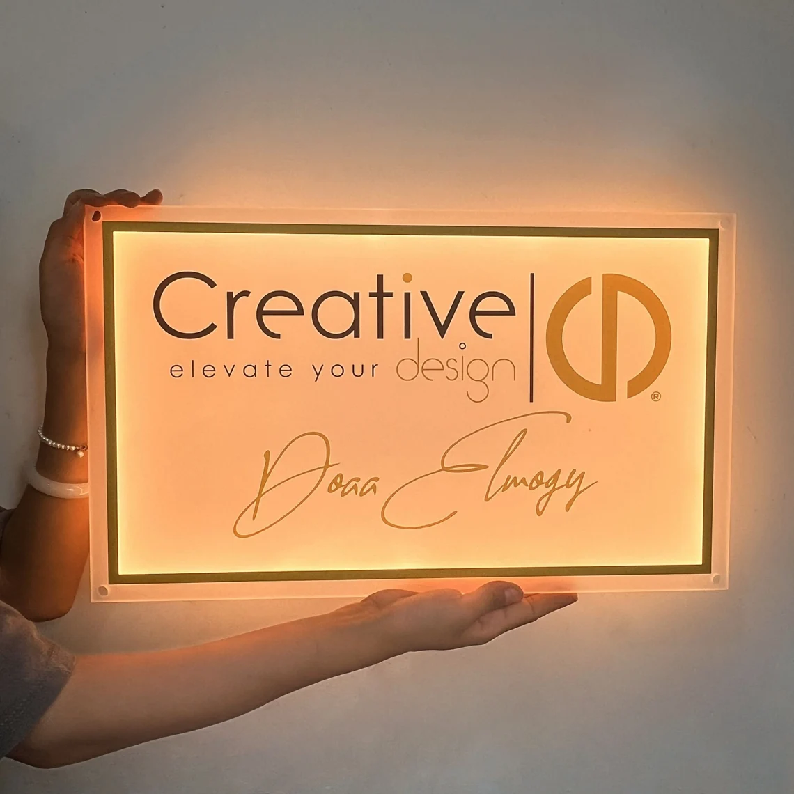 Custom Acrylic Signs Business  - Home Cinema Logo 评论和价格